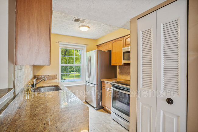 Building Photo - 8605 Kenosha Ct