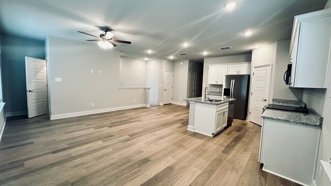 Foto del edificio - Newly Built Duplex on the Far West Side!