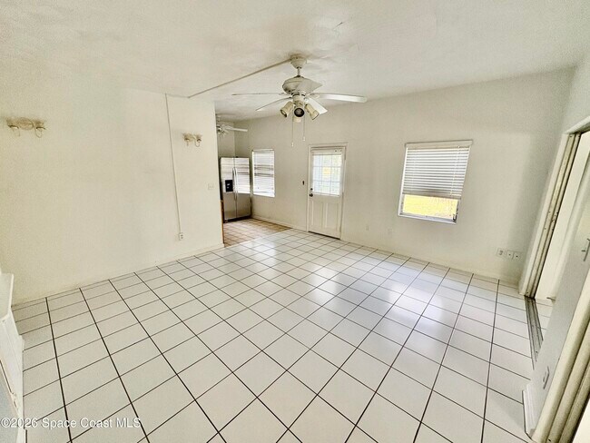 Foto del edificio - 6587 Towhee Dr