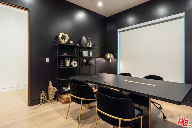 Foto del edificio - 4128 Vantage Ave