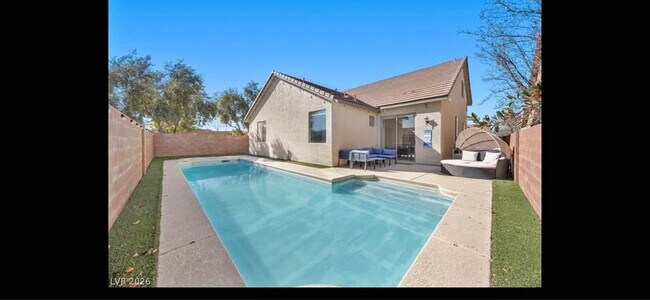 Building Photo - 792 Valley Rise Dr