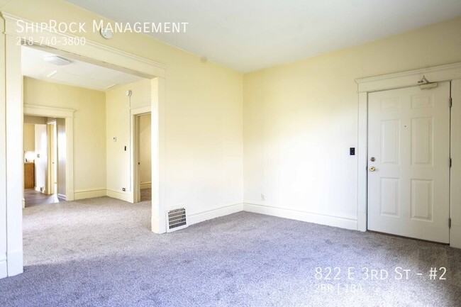 Foto del edificio - 822 E 3rd St