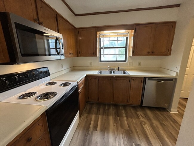 Building Photo - Townhouse for Rent