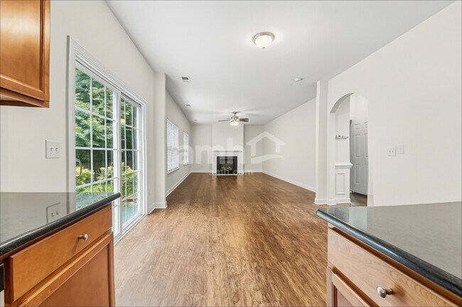 Foto del edificio - 2881 Island Point Dr NW