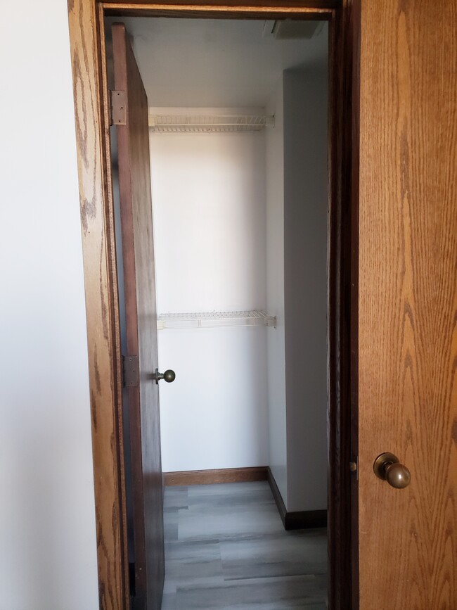 Walking closet - 123 N Locust St