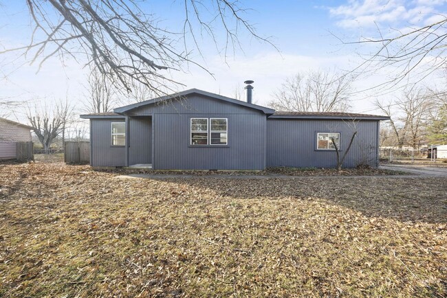 Building Photo - Cute Fayetteville House