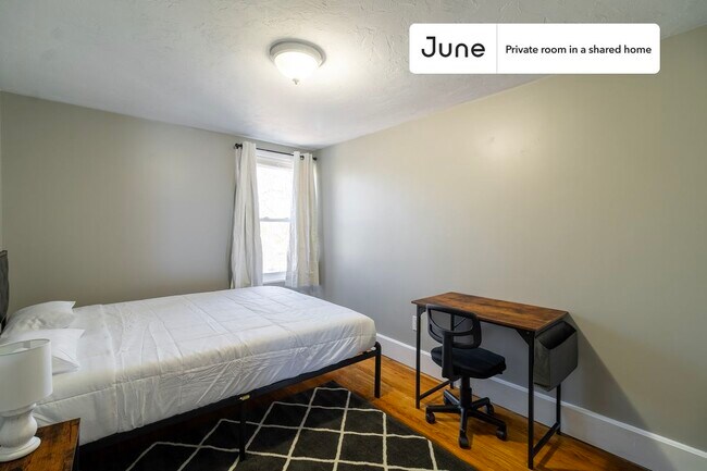 Foto del edificio - Private bedroom in 4 bed/2 bath Home