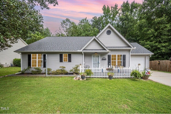 Building Photo - 105 Fox Den Ct