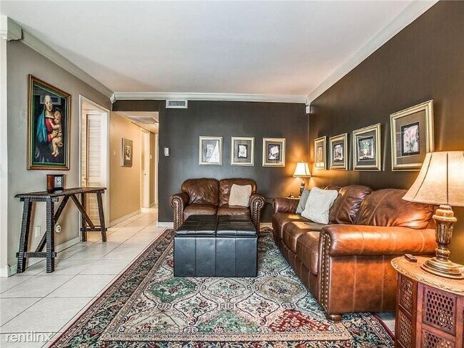 Building Photo - 5051 Les Chateaux Dr