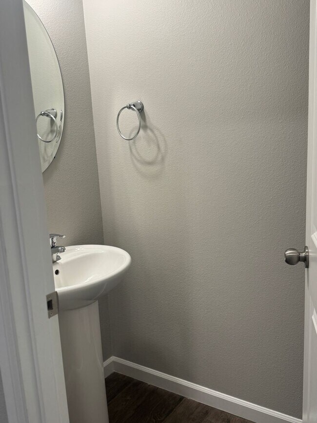 Building Photo - Lacey/Hawks Prairie 4 bedroom 2381 SF home...