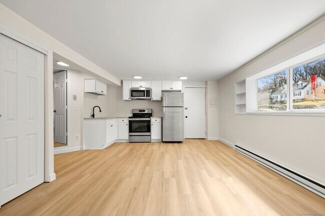 Foto del edificio - 106 River Rd