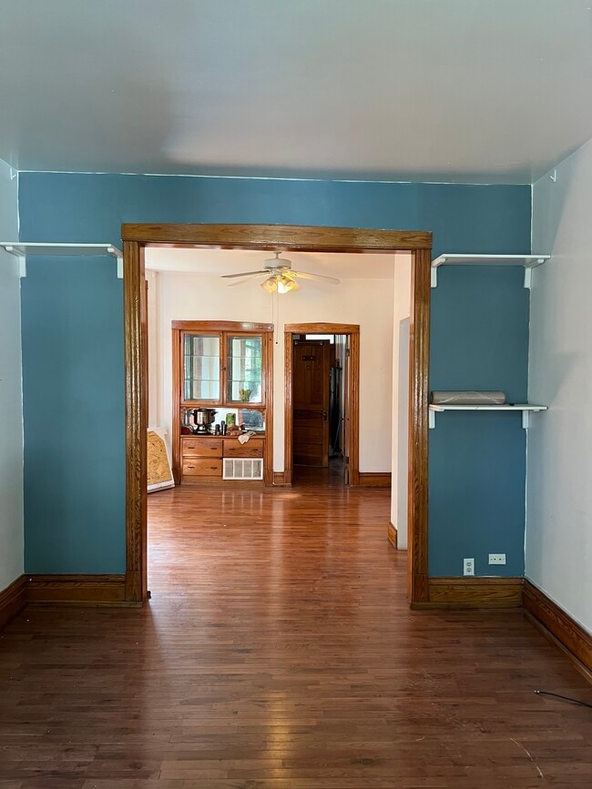 Building Photo - 2624 N Francisco Ave