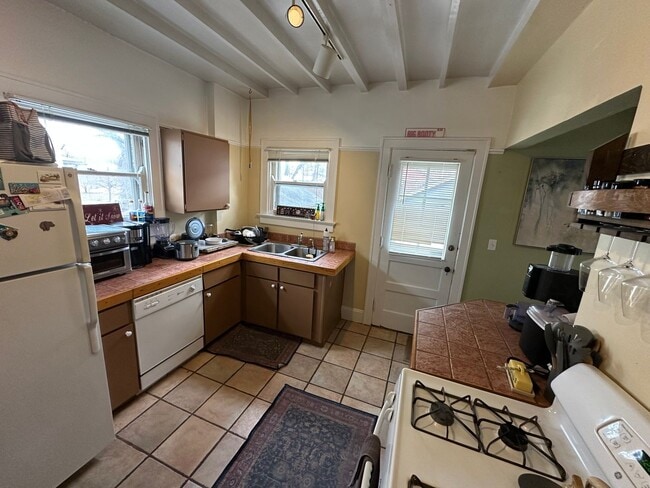 Building Photo - 3256 Glendora Ave