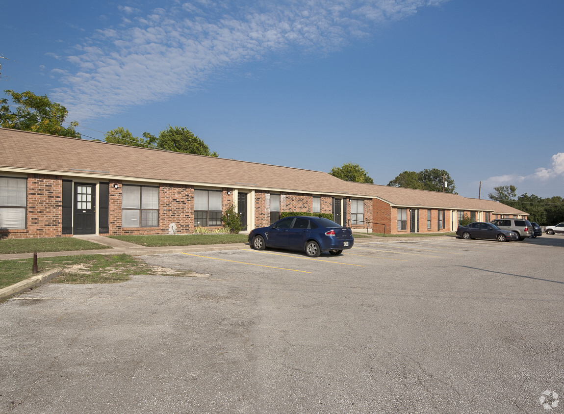 Primary Photo - Round Rock Grove Apartments