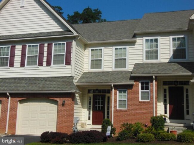 Building Photo - 281 Deepdale Dr