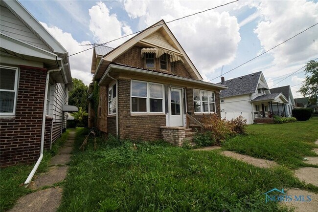 Foto del edificio - 3412 Maple St