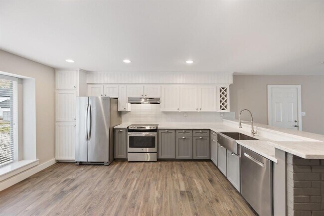 Foto del edificio - 722 Indian Hill Blvd