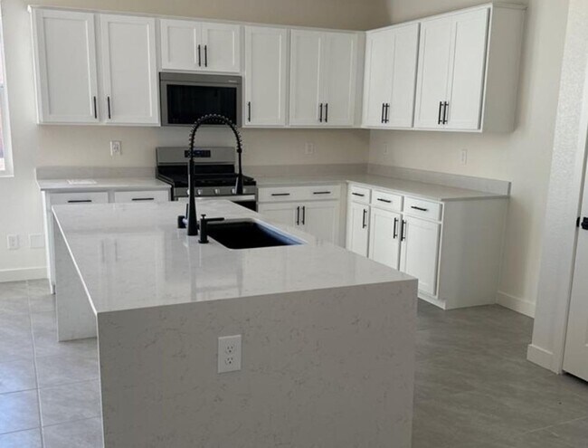 Foto del edificio - New Build 4 Bedroom 3 Bath Home
