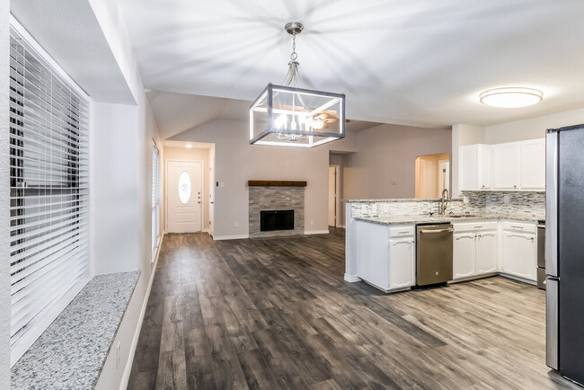 Building Photo - 522 Chancellorsville Dr