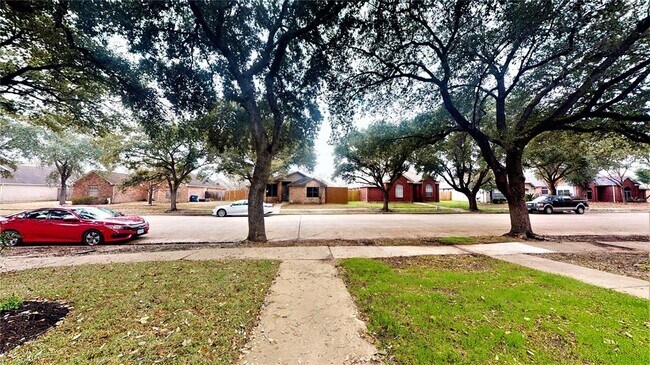 Building Photo - 6440 Kentwick Dr