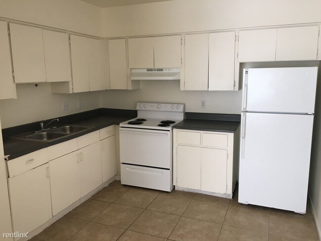 Building Photo - 706 S Stapley Dr