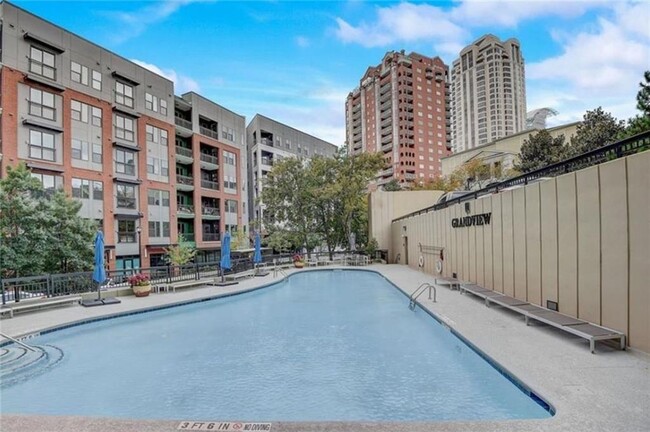 Foto del edificio - 3481 Lakeside Dr NE