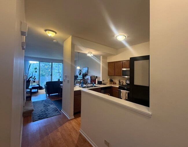 Building Photo - 348 Fallbrook Ct