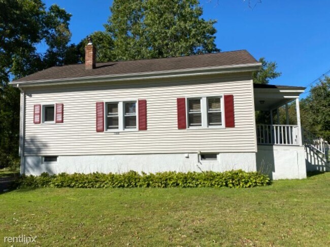 Building Photo - 3 br, 2 bath House - 1303 Valley Road