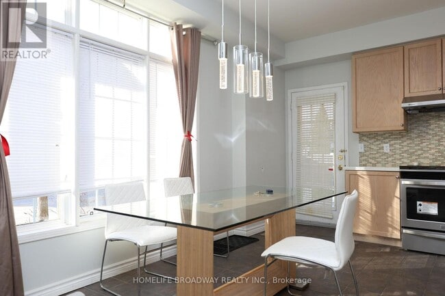 Building Photo - 2 Catherina St