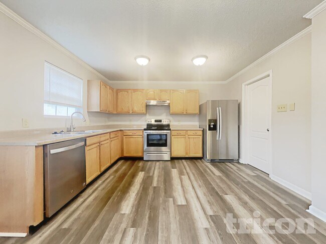 Building Photo - 1618 Howell Dr