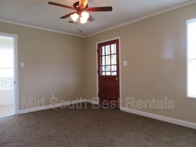 Building Photo - 479 Rosewood Ave
