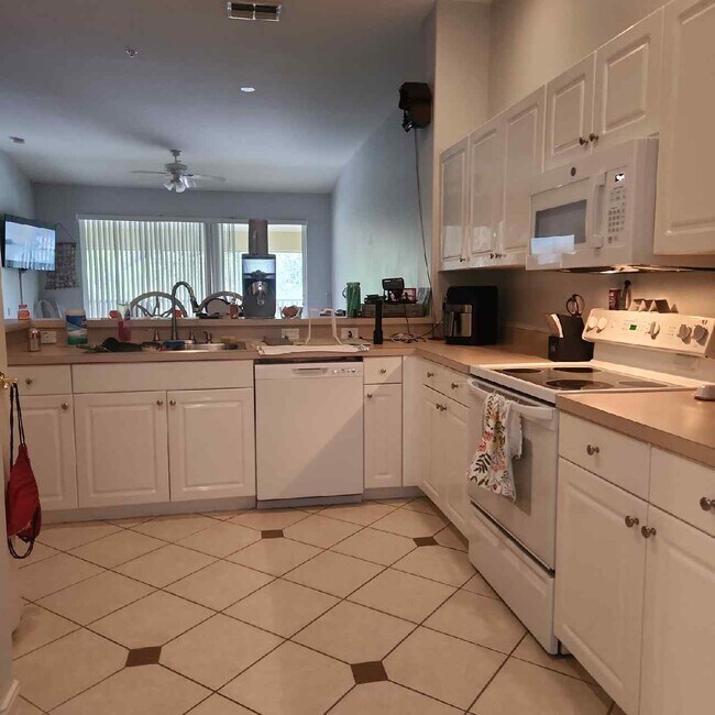 Foto del edificio - 965 Tarpon Cove Dr