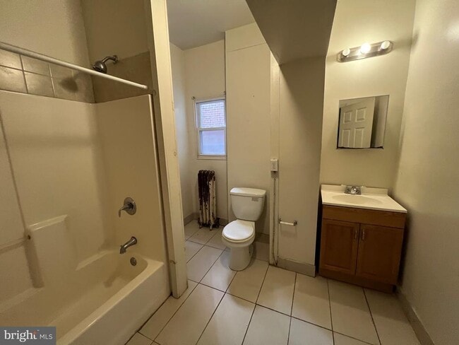 Foto del edificio - 1709 W Montgomery Ave