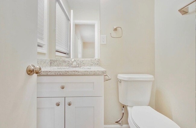 Building Photo - 4596 Sahara Dr SW
