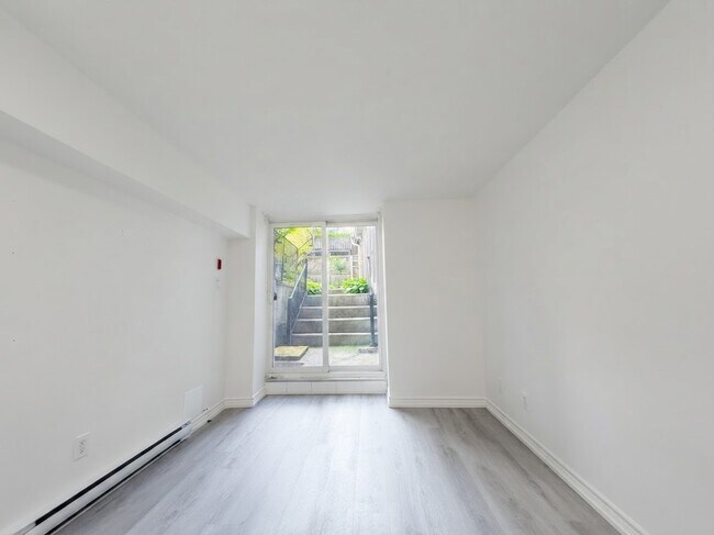 Photo du bâtiment - 181 Gerrard St E