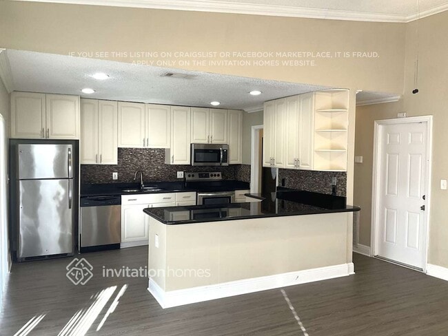 Building Photo - 3914 NW 72nd Dr