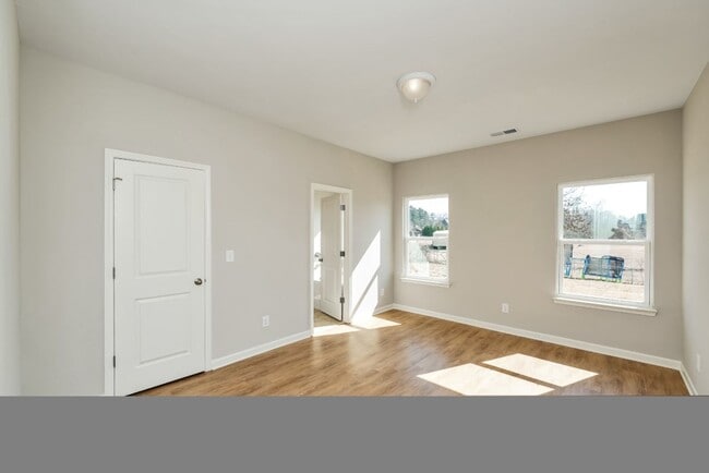 Building Photo - 1205 10th Way