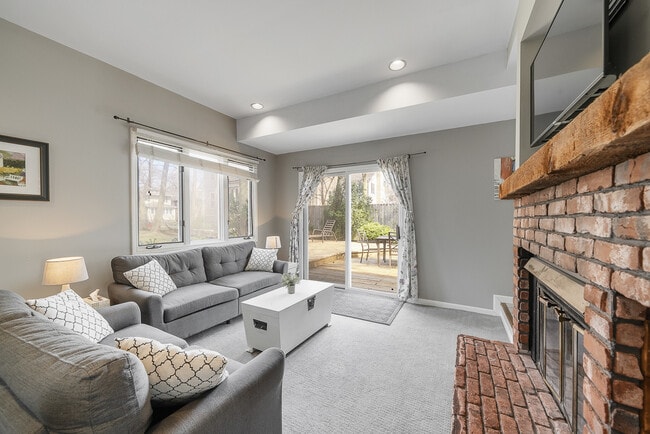 Foto del edificio - 515 Maple Ave