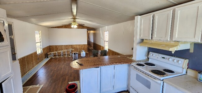 Building Photo - 27511 US-31