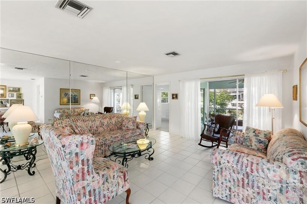 Foto del edificio - 751 Orchid Ct