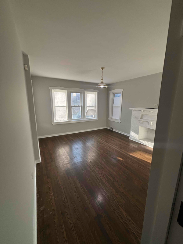 Primary Photo - 1805 N Mayfield Ave