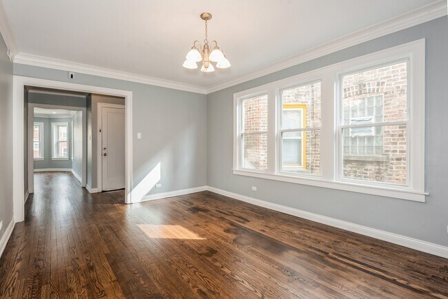 Foto del edificio - 5816 N Artesian Ave