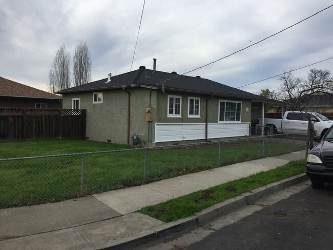 Building Photo - 27963 Ingram Pl