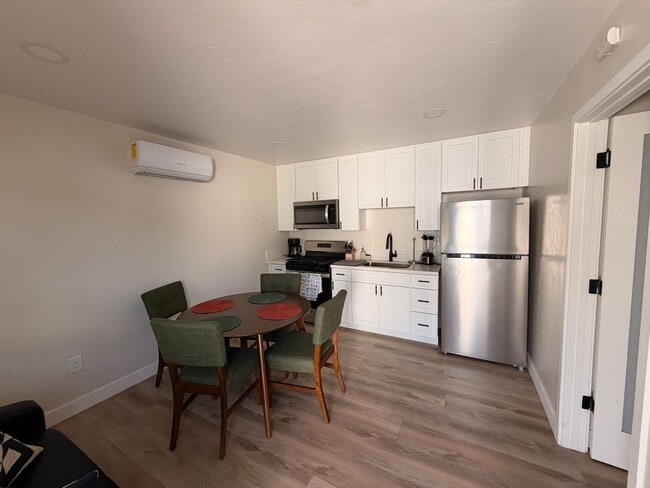 Building Photo - 1830-36 Newton Ave