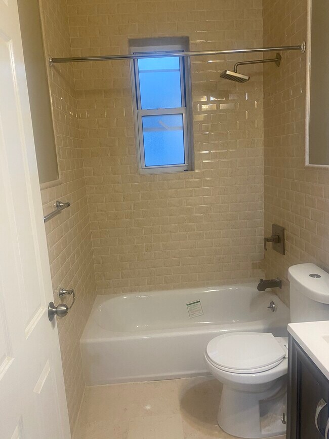 Foto del edificio - 1094 Lenox Rd