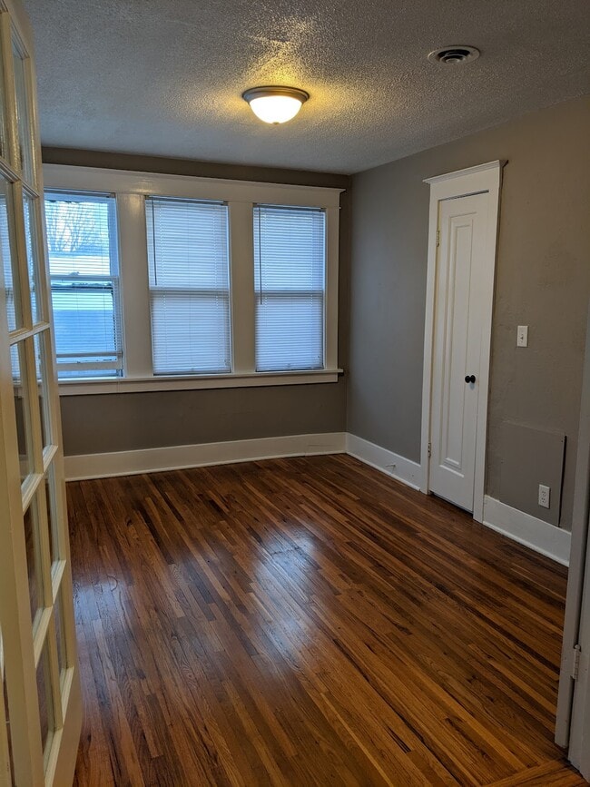 5219 Walker Ave Unit 2E, Lincoln, NE 68504 Apartments in Lincoln, NE