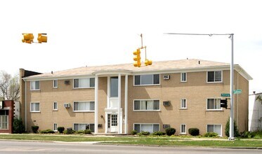 Building Photo - 10661 Cadieux Rd