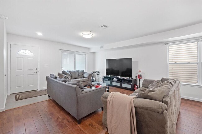 Foto del edificio - 718 23rd St