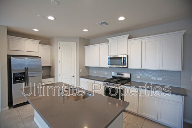 Building Photo - 14563 W Dahlia Dr