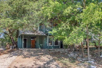 Building Photo - 104 Laurelwood Dr N